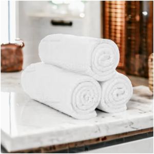 Serviette de bain en coton épais de luxe, blanche, 600 GSM - Product Image 1