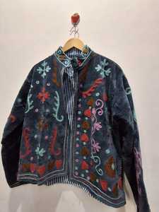 Veste bomber à col rond à bouton unique à séchage rapide avec motif floral brodé Suzani, courte et chaude en cachemire pour femmes - Product Image 3