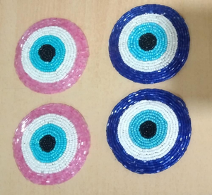 Ensemble de dessous-de-verre perlés de qualité supérieure, brodés à la main, avec perles de verre tricolores et tissu rond - Product Image 1