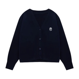 Derniers logos brodés sur des pulls à col en V de haute qualité pour les logos de sororités/fraternités/écoles/collèges/universités sur des cardigans - Product Image 1