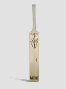 ไม้คริกเก็ต MB Malik UMZ Zulfi Legend Edition รุ่นทนทาน น้ำหนักเบา ทำจากไม้ Willow สำหรับคนถนัดขวา/ซ้าย พร้อมปลอกหุ้มและแผ่นกันลื่นฟรี - Product Image 2