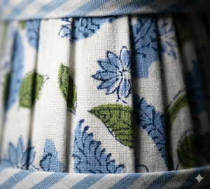 Iluminación Decorativa para el Hogar, Pantalla de Lámpara Plisada con Estampado a Mano, Azul Costero Floral, Mediana, 4 Pulgadas de Alto x 6 Pulgadas de Ancho x 5 Pulgadas de Profundidad - Product Image 4