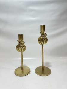 Candelabro de Aluminio con Acabado Antiguo, Portavelas Decorativo de Metal Vintage para Decoración del Hogar, Bodas y Fiestas - Product Image 1