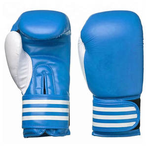 Guantes de Boxeo de Cuero Duraderos de Alta Calidad, Impermeables, con Logotipo Personalizado, en Colores Negro y Dorado - Product Image 1
