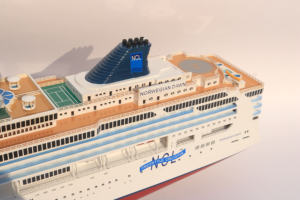 Crucero artesanal modelo 100cm/inspirado en NORWEGIAN DAWN - Product Image 4
