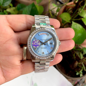 Reloj de Lujo de Acero Inoxidable, Esfera Azul Hielo Antigua, Números Romanos, Bisel con Diamantes, Edición Limitada, Estilo Hip Hop Moderno Vintage - Product Image 3