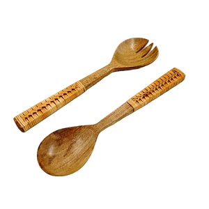 Juego de Servidores de Ensalada de Madera Artesanal Mirha International con 2 Espátulas, Utensilios Hechos a Mano Sostenibles, Aptos para Congelador - Product Image 1