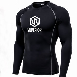 Camiseta de compresión de calidad profesional para mayor comodidad y soporte, que ayuda a mejorar la circulación, la recuperación muscular y la actividad física. - Product Image 5