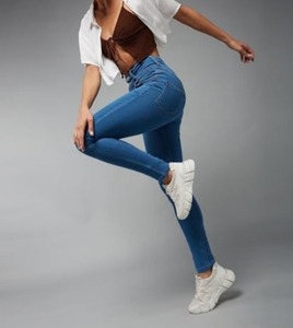 Jeans de Mezclilla Vintage para Mujer, Corte Recto, con Rasgaduras en las Rodillas y Bordes Deshilachados, de Algodón - Product Image 3