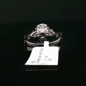 Anillo Solitario con Diamante Cultivado en Laboratorio de 3.02 Ct |   Anillo de Compromiso de Oro Blanco de 14K |   Joyería de Lujo con Piedras Laterales, Regalo para Mujer, Diseño Elegante - Product Image 4