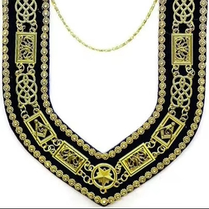Collier maçonnique de la Grande Loge, chaîne dorée, strass, velours violet, fermoir à ressort - Product Image 1