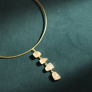 Ensemble de collier avec couronne en perles d'eau douce plaqué or 18 carats, bijoux minimalistes pour femmes, ensemble cadeau - Product Image 3