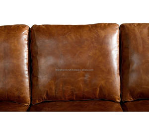Elegante Sofá Chesterfield de Cuero de 3 Plazas con Artesanía de Alta Calidad, Asientos Cómodos y Diseño Clásico Perfecto - Product Image 4