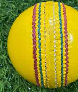 Pelota de Cricket Roja Personalizable de Calidad Superior RX Sports SK 991 - Ecológica, Duradera, Ligera, Tamaño Profesional - Product Image 5