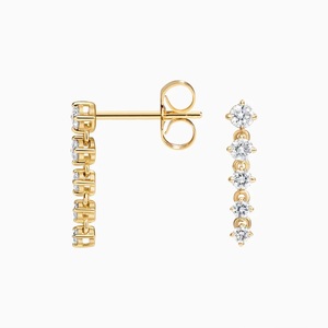Línea de pendientes de diamantes de talla redonda con múltiples púas compartidas - Product Image 1