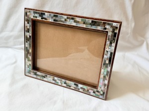 Marco de Fotos Moderno con Diseño Clásico de Madreperla, Artesanía de Alta Calidad para Decoración de Mesa - Product Image 5