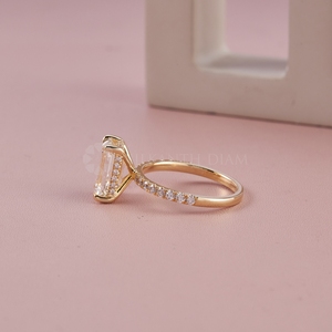 Anillo de Diamantes de Corte Baguette de Diseño de Lujo, Anillo de Diamantes Pavé en Oro Blanco con Certificación IGI y Claridad VVS para Venta al Por Mayor desde India - Product Image 4