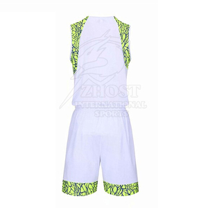 Uniformes de baloncesto personalizables disponibles para pedidos al por mayor. Varios tamaños, colores y estilos para combinar con las preferencias del equipo y del jugador. - Product Image 2