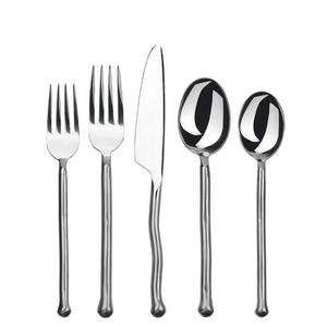 El artículo más nuevo, cuchara y tenedor para servir ensalada plateada, utensilios para servir con elegante mango tallado, juego de cubiertos de utensilios de cocina reales - Product Image 5