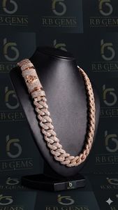 Conjunto de Joyería Hip Hop Personalizada en Plata 925 |   Cadenas Cubanas |   Moissanita con engaste de bisel de 2 filas |   Certificado |   Regalo Unisex de Moda - Product Image 5