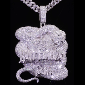 AMBER JEWELS Pendentif Charme Portrait d'Amoureux en Alliage de Zinc Plaqué Or 14K, Incrustation de Strass en Cristal de Laboratoire Taille Brillant IGI - Product Image 3