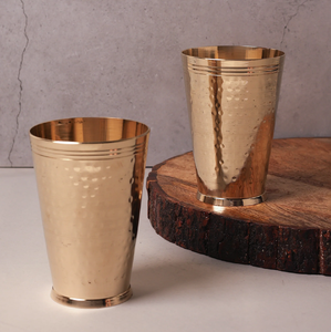 Verre à shot en laiton très vendu avec finition dorée, forme cylindrique durable, design moderne - Product Image 6
