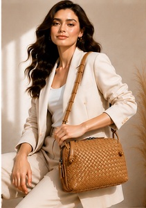 Sac à bandoulière Gravs en cuir véritable fait main, style bohème anglais, pour femme, 27x5x20 cm, fermeture éclair, sangle unique, usage quotidien - Product Image 2