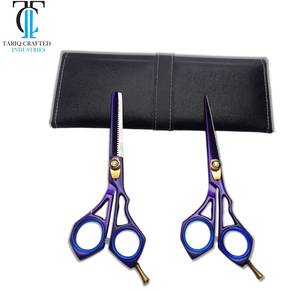 กรรไกรตัดผมระดับมืออาชีพ ใบมีดคมกริบ สำหรับร้านเสริมสวย TARIQ CRAFTED INDUSTRIES - Product Image 3