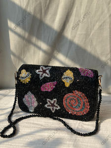 Fabricante de Bolsos de Hombro Negros con Cuentas, Novedosos Bolsos de Mano con Motivo de Concha, Venta al por Mayor, OEM, Exportación, Marca Privada, Fábrica de Suministro de Bolsos al por Mayor - Product Image 6