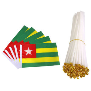 Juego de Banderas Amarillas Transpirables Personalizadas de Talla Grande con Palos Blancos Impresos para Marcar Eventos Deportivos al Aire Libre - Product Image 4