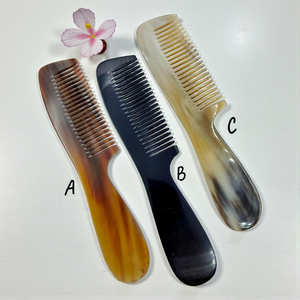 Peigne à cheveux en corne de buffle naturelle, peigne démêlant à dents larges, peigne en corne fait à la main pour hommes et femmes, soin des cheveux antistatique - Product Image 1