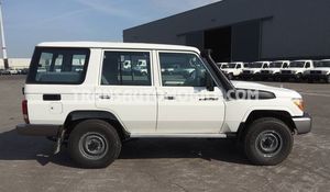 Land Cruiser d'occasion Hardtop 10 places pour adultes – Véhicule automobile très demandé, haute qualité - Product Image 2