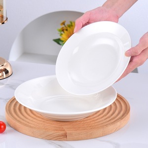 Assiette à soupe en porcelaine blanche pure à bord doré, style moderne, résistante à la chaleur, passe au lave-vaisselle, pour usage en restaurant - Product Image 5