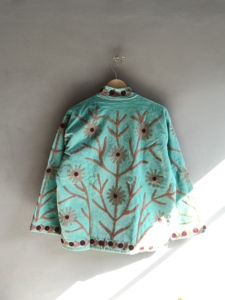 Chaqueta de Algodón con Bordado Floral Color Mostaza para Mujer, Estilo Bohemio Prairie Chic, Cuello Camisero, REGALO PARA ELLA - Product Image 6
