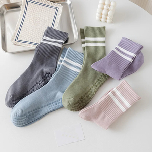 Chaussettes de sport personnalisées anti-bactériennes à impression numérique pour hommes et femmes, chaussettes de football en nylon de haute qualité avec logo et couleurs - Product Image 6