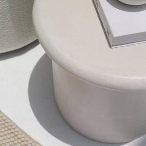 ชุดโต๊ะกาแฟไมโครคอนกรีตสีขาวนวล Vandana Astra Terra จำนวน 2 ชิ้น สำหรับตกแต่งบ้านสไตล์โมเดิร์น - Product Image 6