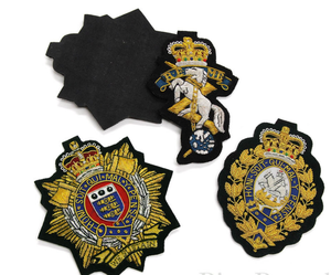 Couronne dorée brodée à la main de haute qualité, motif 3D en relief, badge de luxe pour chapeaux et vêtements - Product Image 4