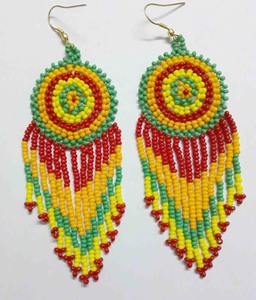 Pendientes de Cuentas de Vidrio Contemporáneos para un Estilo Urbano que Ofrece un Atractivo Moderno con un Acabado Artístico Hecho a Mano - Product Image 4