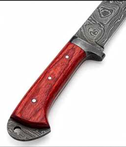 Couteau utilitaire artisanal en acier Damas avec manche personnalisé en bois Pakka rouge, lame fixe, couteau de cuisine pour trancher et travaux manuels, avec trou pour cordon - Product Image 5
