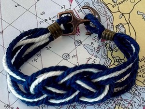 Pulsera de Nudo Carrick con Cierre de Ancla de Alta Calidad: Joyería de Cuerda de Algodón Costera, Elegante y Hermosa - Product Image 1