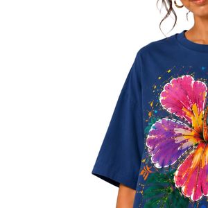Camiseta Extra Grande Azul Marino para Mujer con Estampado Gráfico de Flor de Hibisco Colorida, Camiseta Casual de Algodón para Verano, Personalizada OEM ODM al por Mayor - Product Image 3