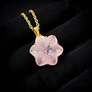 จี้รูปดอกไม้โรสควอตซ์ AAA แกะสลักด้วยมือ สร้อยคอคริสตัลรูปดอกไม้สำหรับผู้หญิง จี้พลอย งานแฮนด์เมดสำหรับทำเครื่องประดับ - Product Image 2