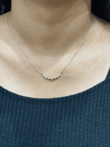 Collier en diamant rond cultivé en laboratoire 0,60 ct, pendentif statement en or avec motif cercle entrelacé, bijoux pour femmes - Product Image 1