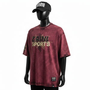 T-shirt homme en coton jersey délavé, couleur rouge vintage, logo en strass thermocollés, 100% coton, coupe ample, imprimé. - Product Image 4