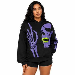 Sudadera con capucha extragrande negra para mujer con estampado de calavera y mano de esqueleto morados, forro polar, manga regular, venta directa de fábrica OEM - Product Image 1