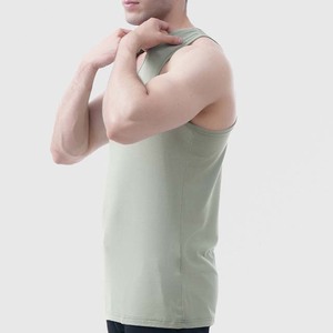 เสื้อกล้ามถักสีพื้นสำหรับผู้ชาย ระบายอากาศได้ดี คอกลม สวมใส่สบาย เหมาะสำหรับออกกำลังกาย ฟิตเนส ยิม สีเขียวอ่อน - Product Image 4