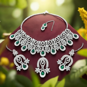 Parure de colliers ethniques de créateur 10575549DGR, ras-de-cou en pierre Pota avec chaînes classiques en strass et diamants pour mariages - Product Image 3