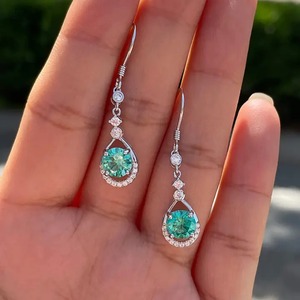 Nouvelle conception Boucles d'oreilles pendantes en argent sterling plaqué or blanc avec moissanite 925 de 1,0 carat*2 et tourmaline Paraiba taille éclatante, tendance - Product Image 1
