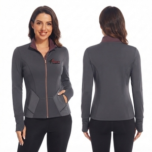 Chaqueta de yoga premium para mujer que ofrece una comodidad superior, un aspecto elegante y una fabricación duradera para entrenamiento de yoga y uso casual. - Product Image 5
