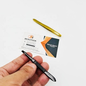 Pinzas Clásicas para Cejas, Antideslizantes, de Acero Inoxidable con Rayas, Punta Inclinada, Herramienta Auxiliar para Pestañas Postizas, Clip para Cejas y Barba - Product Image 1